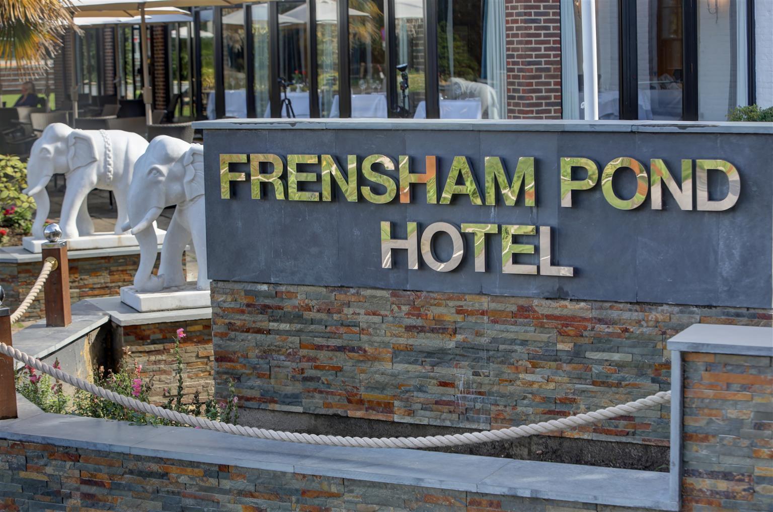Frensham Pond Country House Hotel & Spa Farnham  Bagian luar foto