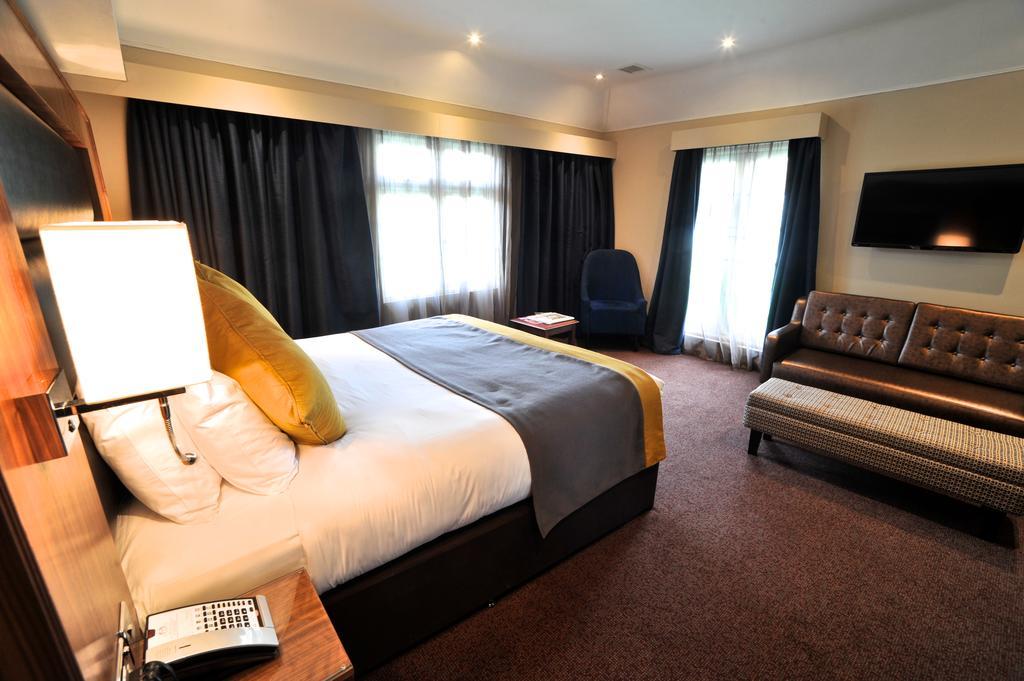 Frensham Pond Country House Hotel & Spa Farnham  Bagian luar foto